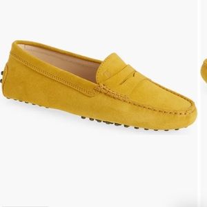NIB Tod’s Women’s Gommini Driving Loafer Saffron, Size 40